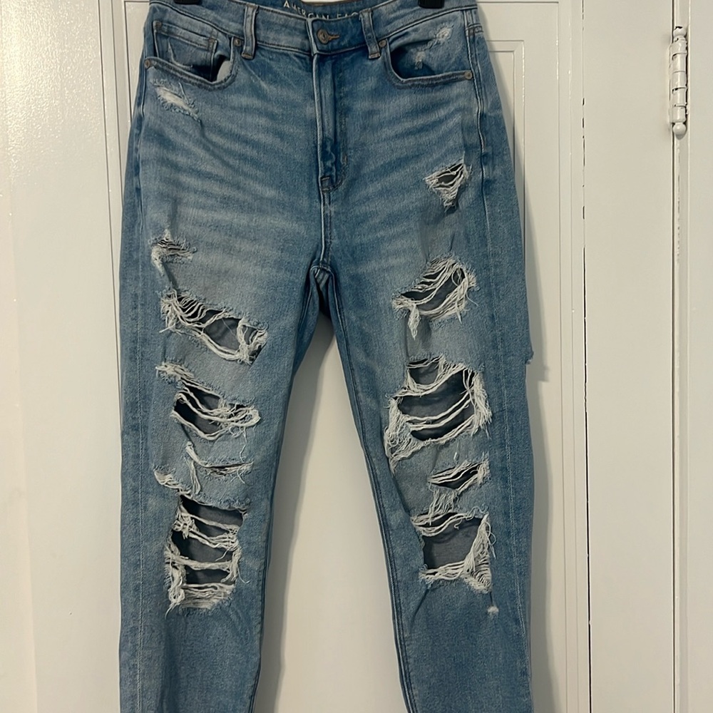 American Eagle High Rise Mom Jean